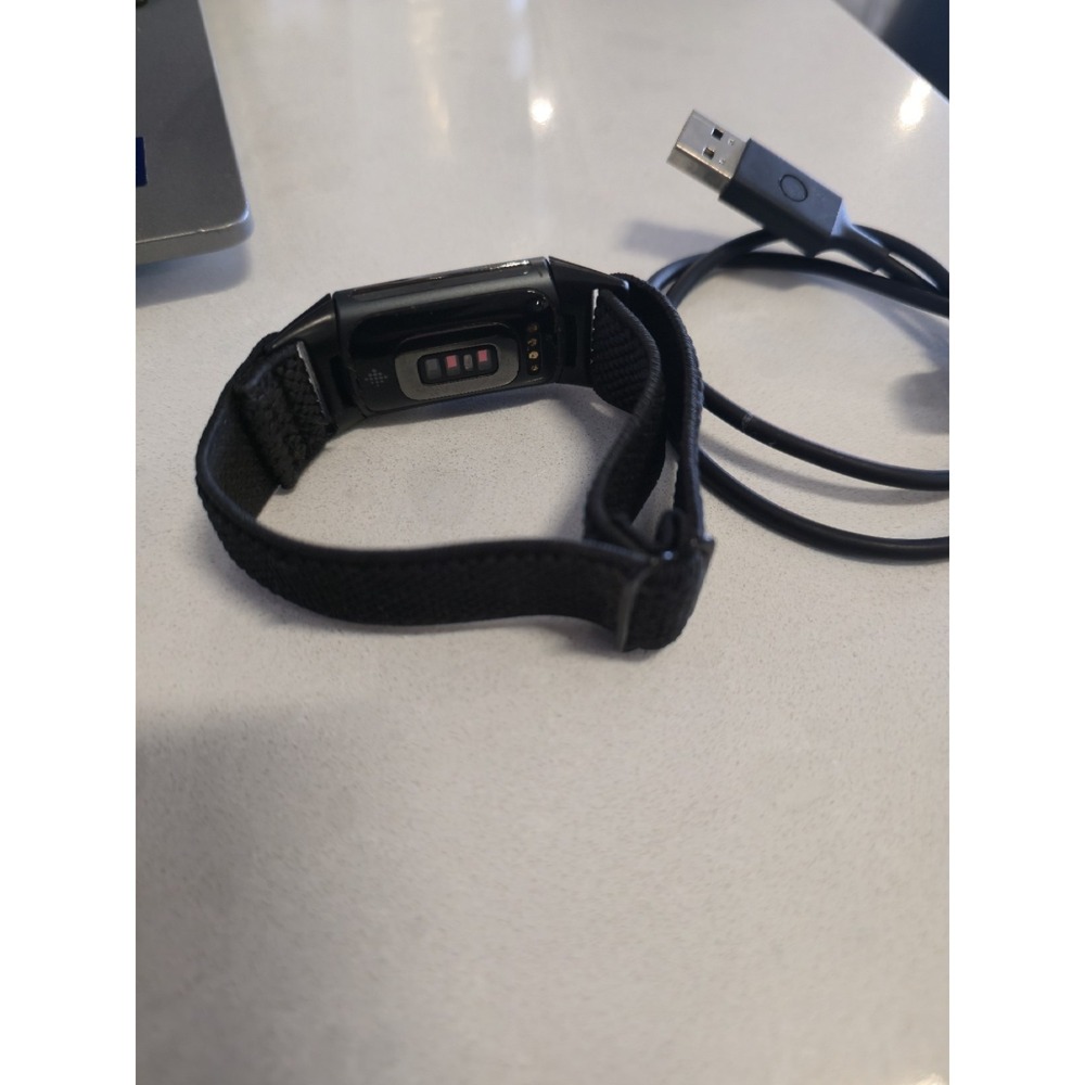 Fitbit Charge 5 w/ Charger - works - tested - Picture 2 of 8